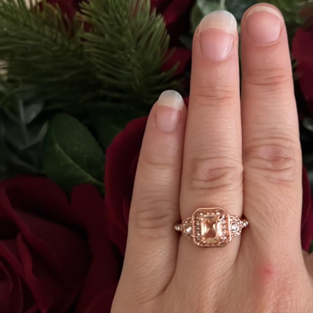 Elegant, Romantic Wedding Ring Set for Parties - Rose Gold - Picture 9 of 11